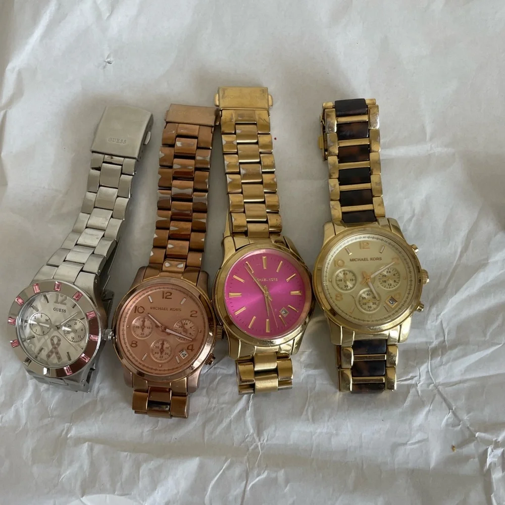 Set‎ of 4 watches